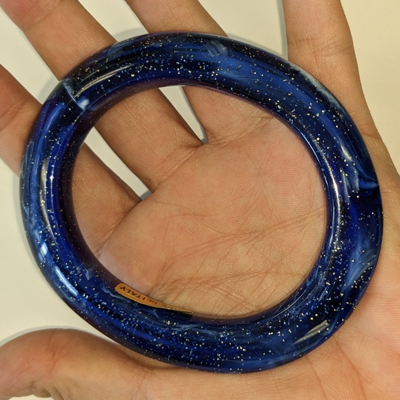 VTG NOS OVAL ITALIAN MARBLED GLITTER LUCITE BANGLE - Picture 4 of 11